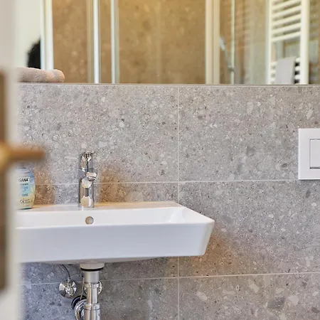 Haus Am Moselufer - Eg 아파트 베른카슈텔쿠에스